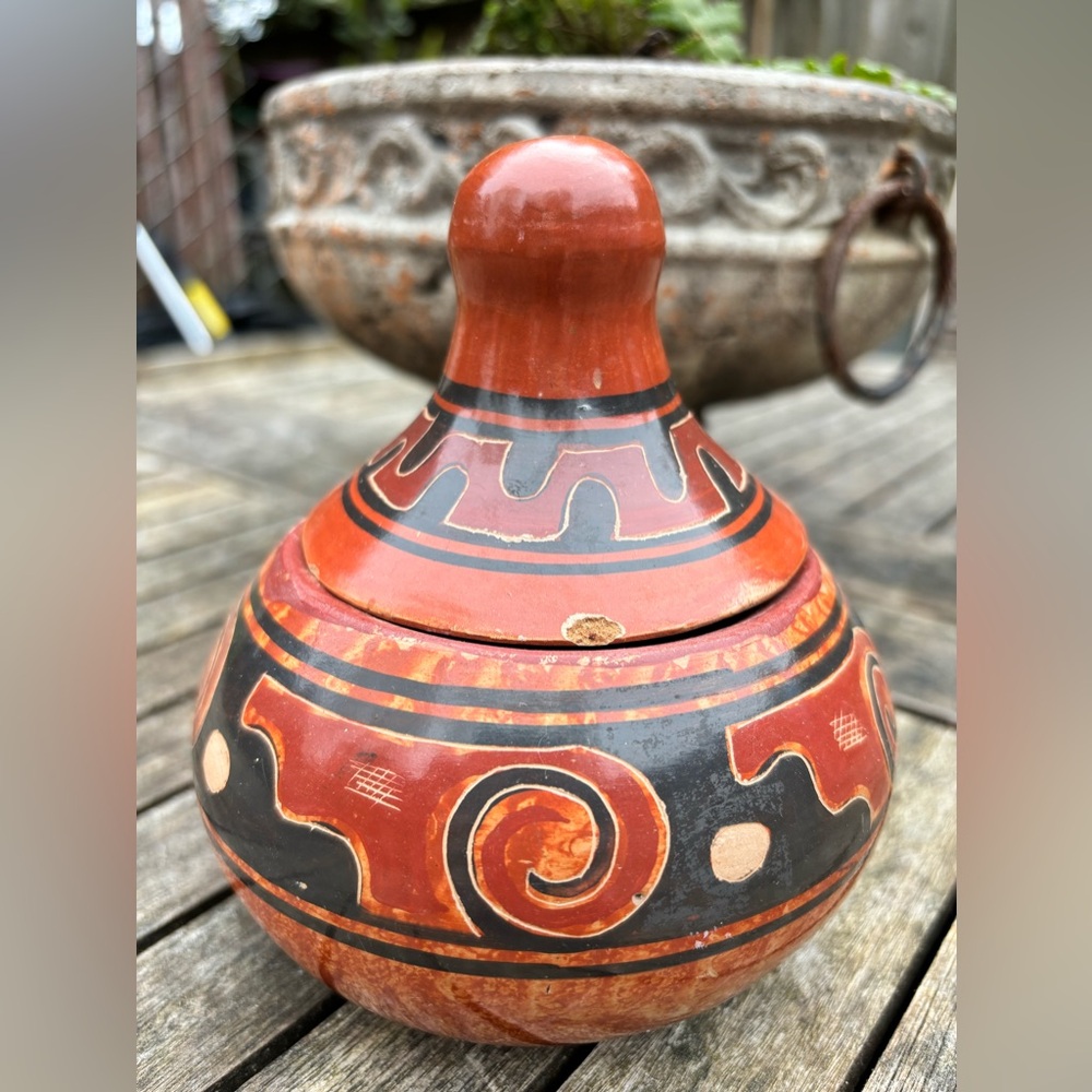 Guaitil Guanacaste Costa Rica Art Pottery Azec Design Lidded Crock